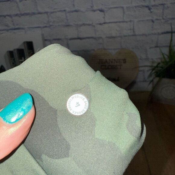 Lululemon Invigorate High-Rise Crop 23"
Heritage 365 Camo Green Twill Multi - Picture 5 of 15